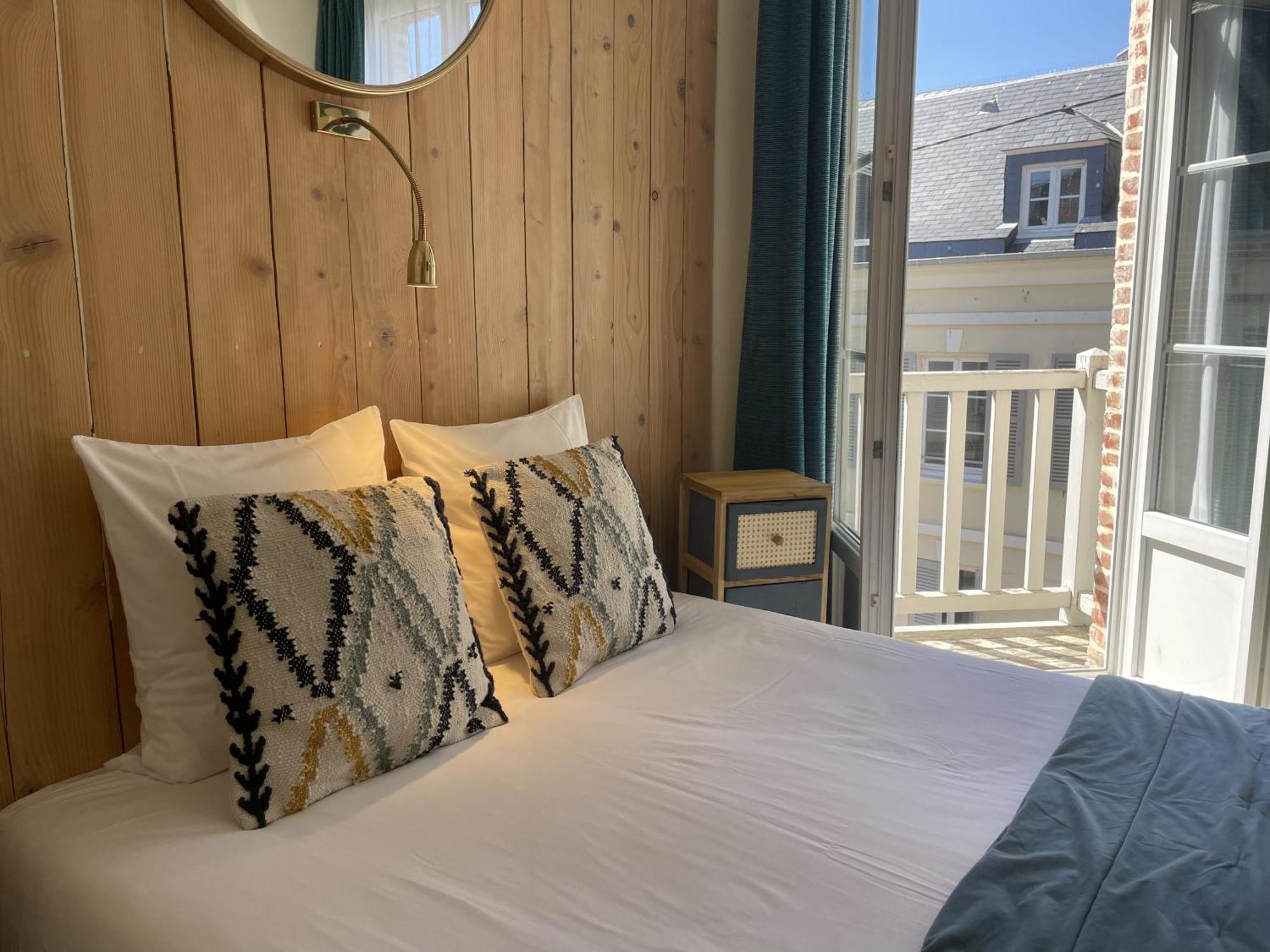Le Trouville - Hotel De Charme Екстериор снимка